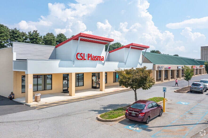 More Photos Of 19-81 Marrows Rd, Newark Unknown For Lease