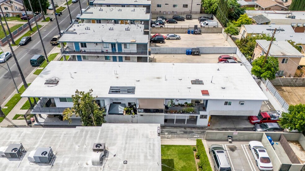 More Photos Of 14317 Haynes St, Van Nuys Apartments For Sale