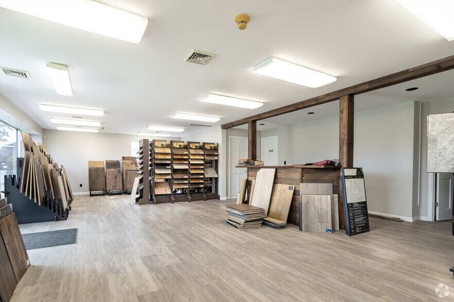 More Photos Of 10151-10155 Main St, Clarence Light Distribution For Sale