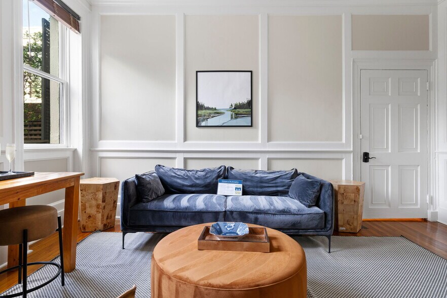 More Photos Of 21 Broad St, Charleston Storefront Retail Residential For Sale