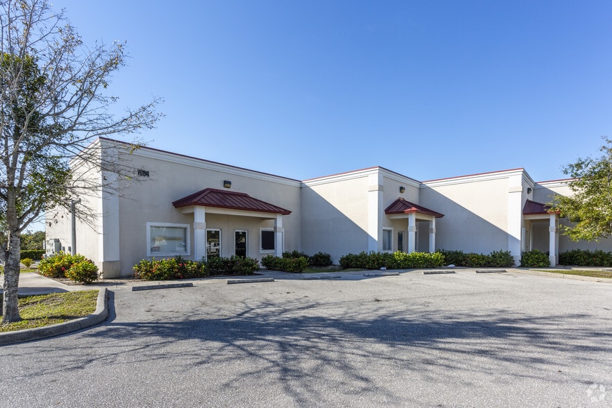 More Photos Of 1684 Target Ct, Fort Myers Warehouse For Lease
