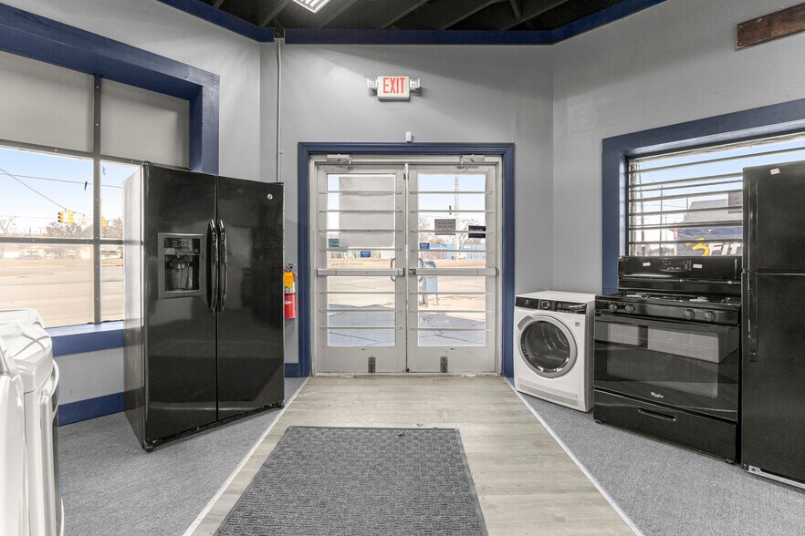 More Photos Of 12744 E 8 Mile Rd, Detroit General Retail For Sale