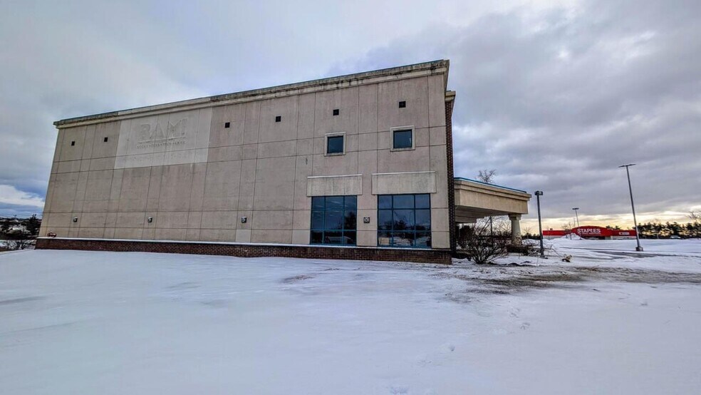 More Photos Of 116 Bangor Mall Blvd, Bangor Freestanding For Sale