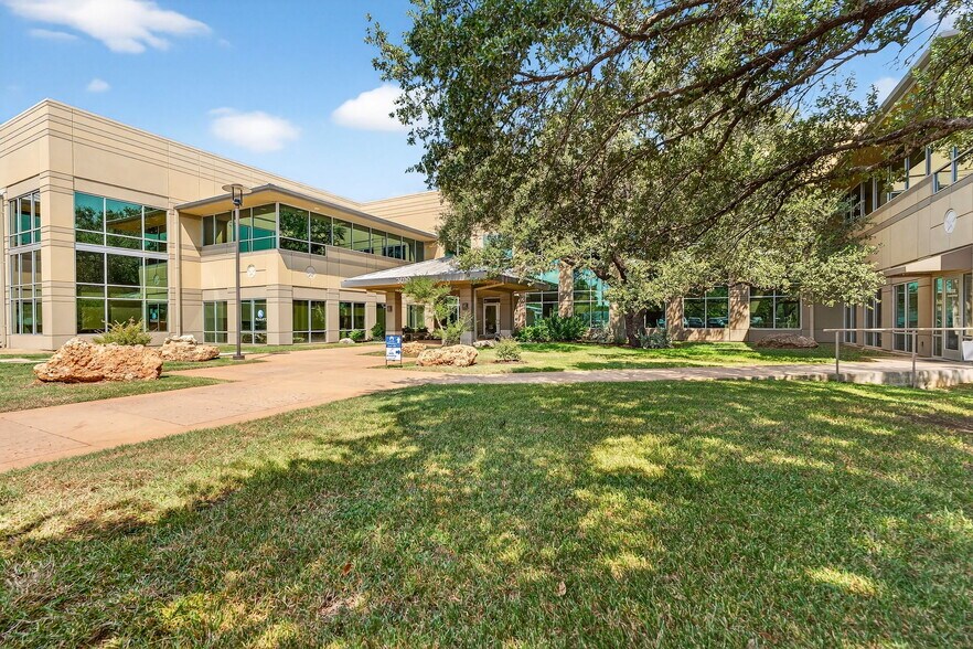 More Photos Of 3600 W Parmer Ln, Austin Office For Sale