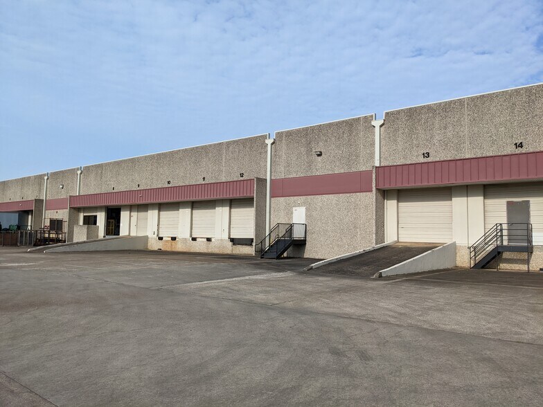 More Photos Of 2055 Silber Rd, Houston Unknown For Lease