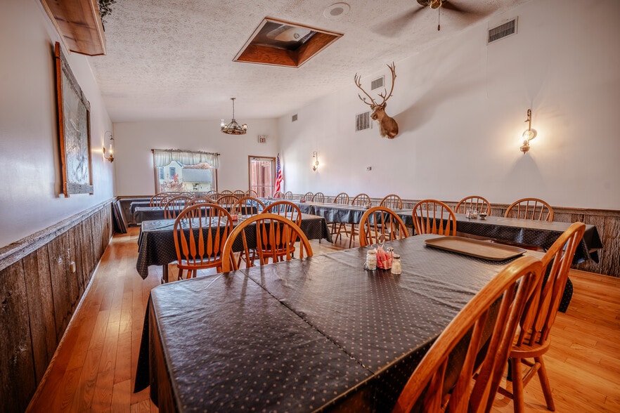 More Photos Of 176 N Market St, Shreve General Retail For Sale