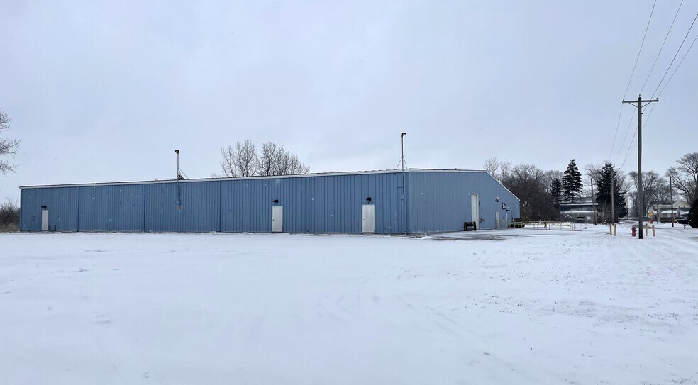 More Photos Of 400 W Elm St, North Baltimore Warehouse For Lease