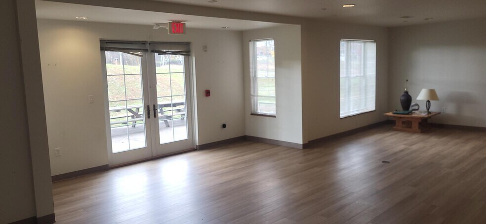 More Photos Of 221 Felician Dr, Moon Twp Apartments For Sale