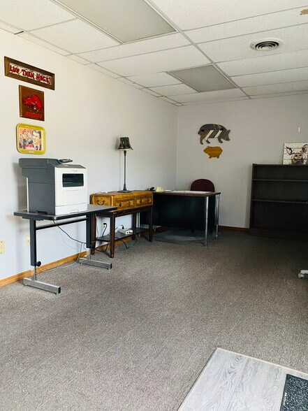 More Photos Of 721 Highway 5 N, Mountain Home Storefront For Sale