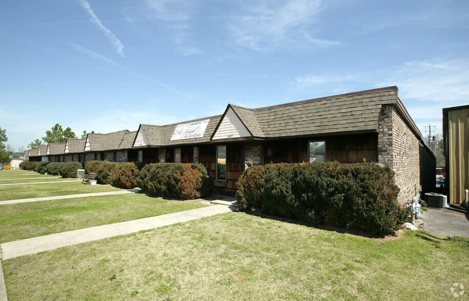 More Photos Of 3403-3417 Lorna Ln, Birmingham Light Distribution For Lease