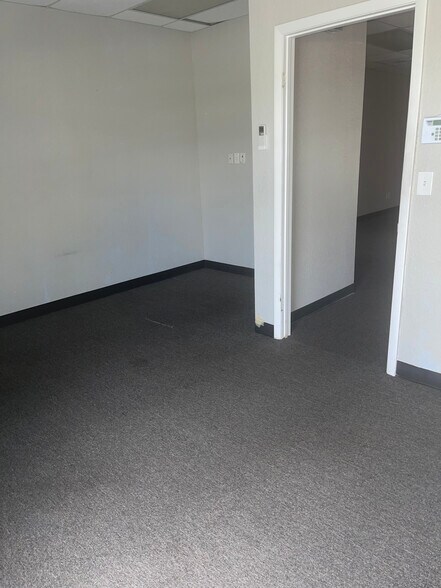 More Photos Of 13555 Automobile Blvd, Clearwater Medical For Lease