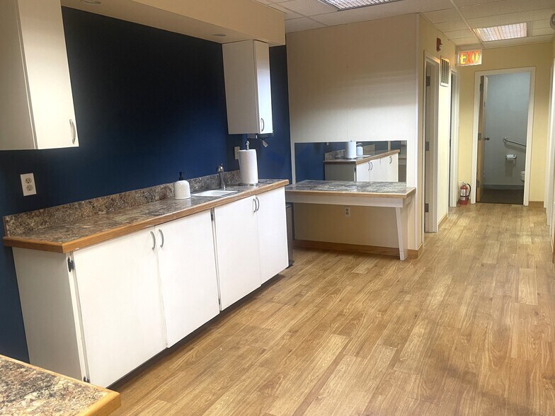 More Photos Of 333 N Oxford Valley Rd, Fairless Hills Medical For Sale