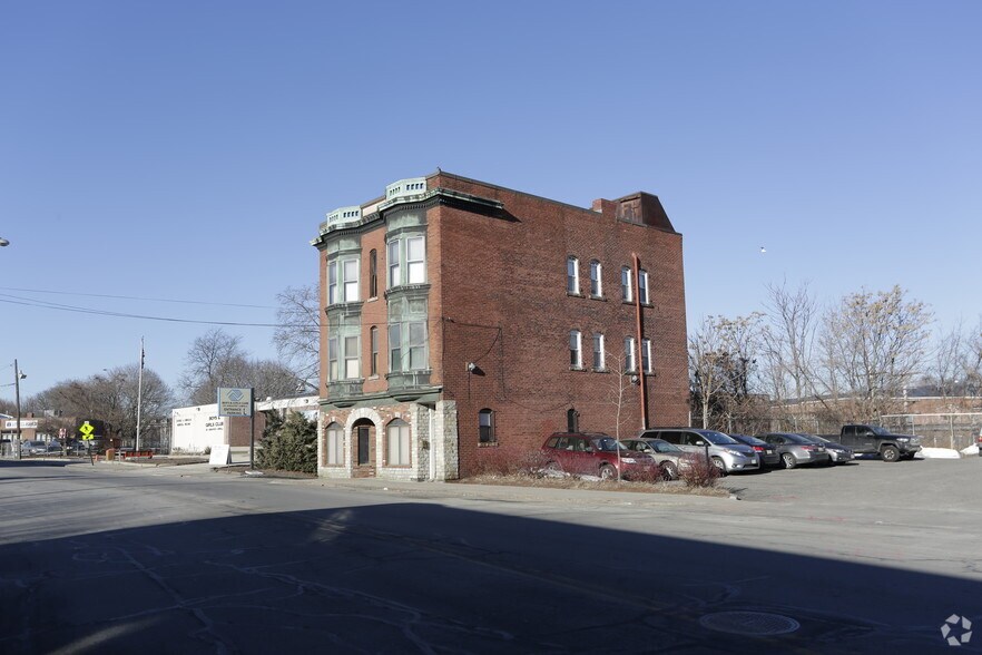 More Photos Of 635 Middlesex St, Lowell Storefront Retail Office For Lease