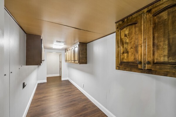 More Photos Of 728 S Spring St, Manchester Specialty For Sale