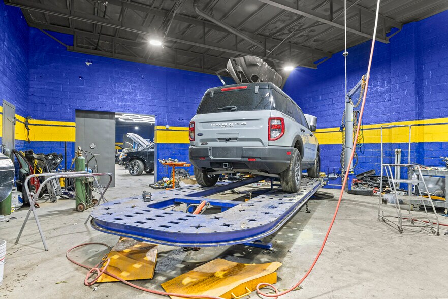 More Photos Of 12950 Lyndon Ave, Detroit Warehouse For Lease