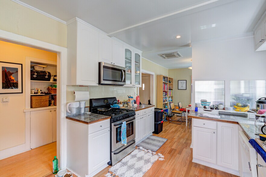 More Photos Of 921 Manzanita St, Los Angeles Apartments For Sale