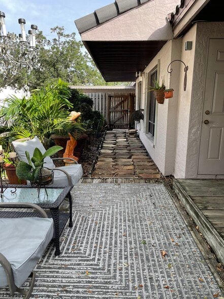 More Photos Of 933 Oleander Way S, South Pasadena Medical For Lease