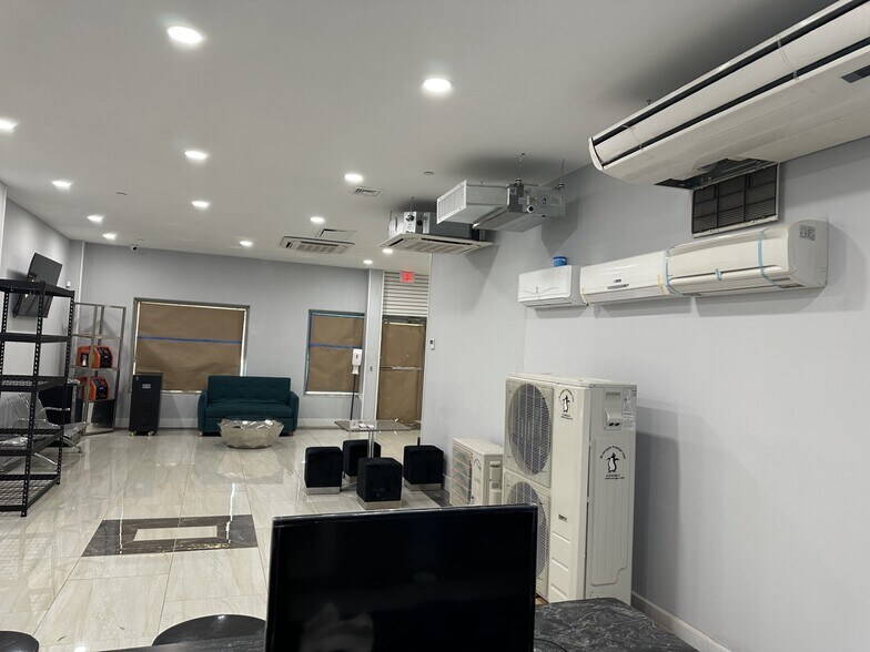 More Photos Of 19-29 Lafayette St, Hartford Distribution For Sale