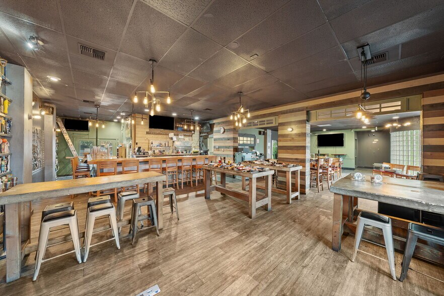More Photos Of 351 Park Ave N, Renton General Retail For Sale