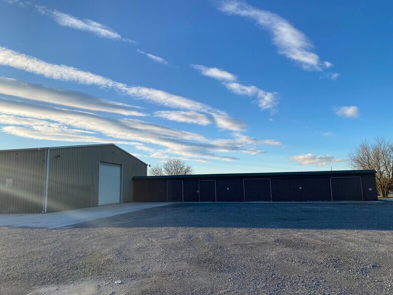 More Photos Of 585 Daniels Rd, Nazareth Manufacturing For Lease