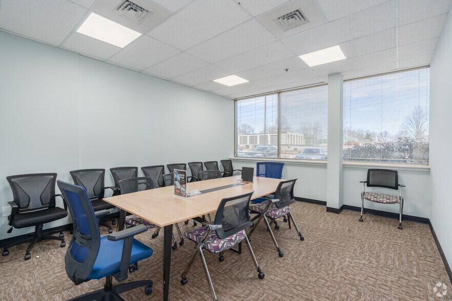 More Photos Of 649 N Lewis Rd, Limerick Medical For Lease