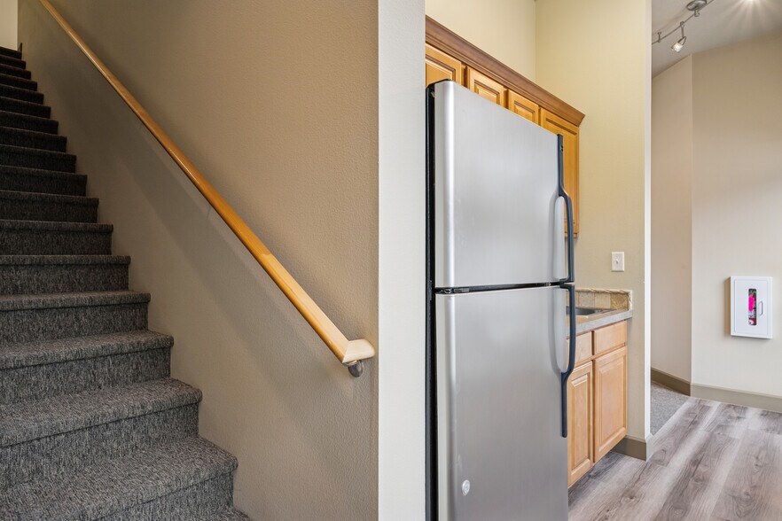 More Photos Of 1093 E Iron Eagle Dr, Eagle Medical For Lease