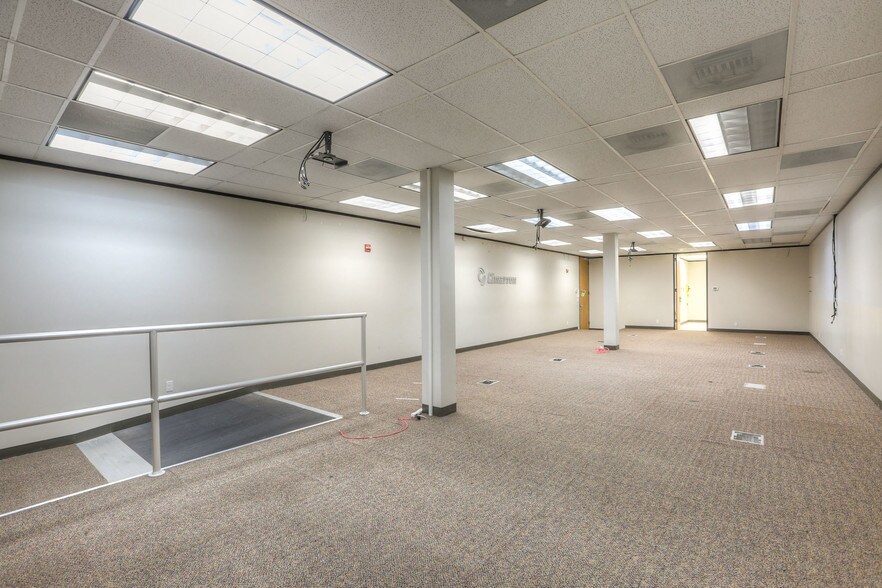 More Photos Of 1115 Gemini St, Houston Loft Creative Space For Lease