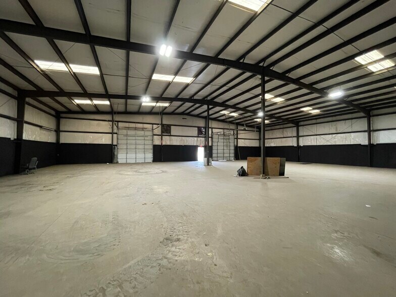 More Photos Of 2964 S 3rd St, Memphis Warehouse For Sale