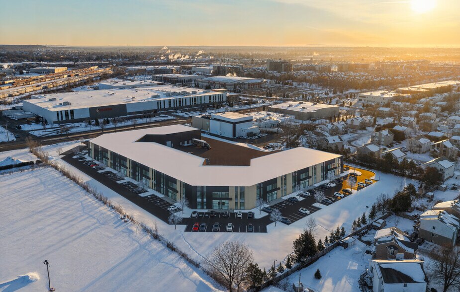 Primary Photo Of 3825 Boul De La Grande-Allée, Boisbriand Flex For Sale