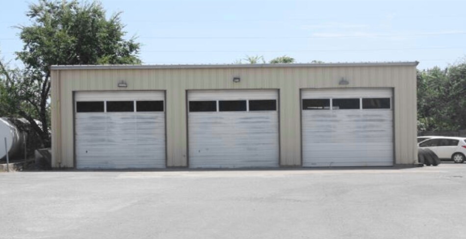 More Photos Of 720 SW F Ave, Lawton Manufacturing For Sale