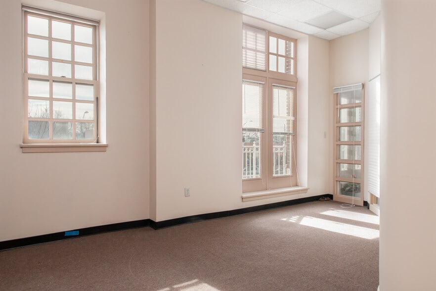 More Photos Of 616 E Landis Ave, Vineland Office Residential For Lease