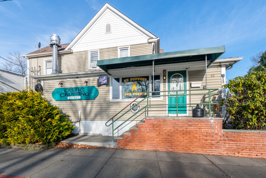 Primary Photo Of 83 Pulaski Rd, Kings Park Bar For Sale