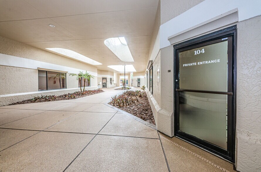 More Photos Of 3023 Eastland Blvd, Clearwater Office For Sale