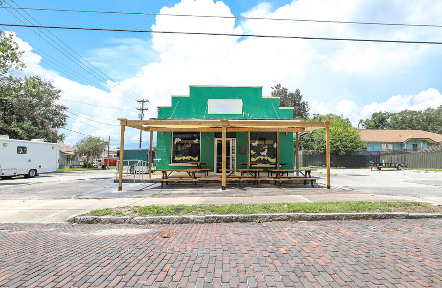 Primary Photo Of 436 SE 2nd St, Gainesville Restaurant For Lease