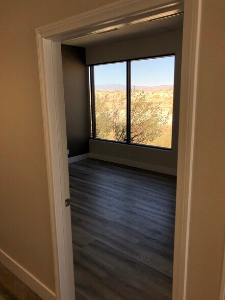 More Photos Of 77772 Flora Rd, Palm Desert Office For Lease