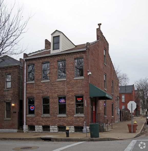 Primary Photo Of 2101 Menard St, Saint Louis Restaurant For Lease