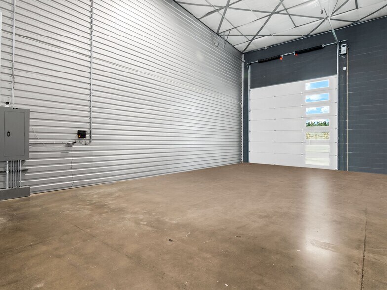 More Photos Of 529 SH 46 E, Boerne Warehouse For Lease