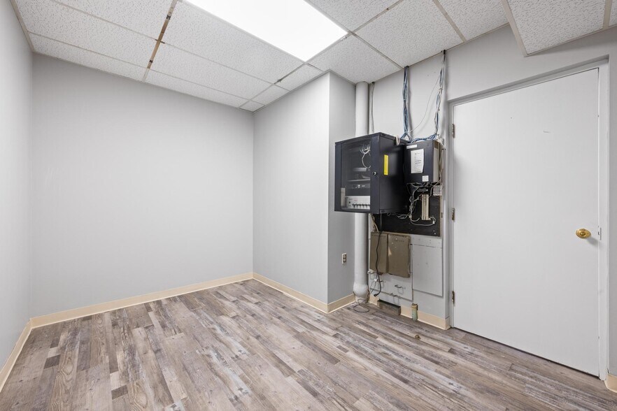 More Photos Of 325 Bridge St, Old Forge Manufacturing For Lease