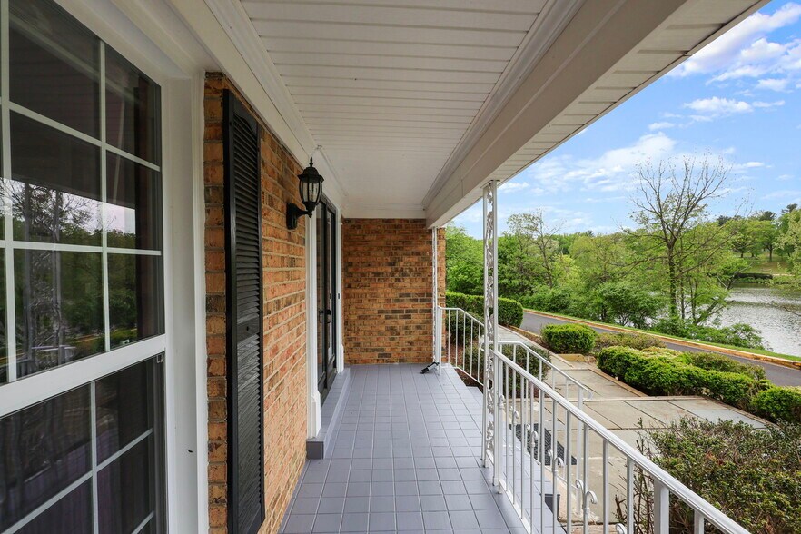 More Photos Of 9725 Lookout Pl, Gaithersburg Healthcare For Sale