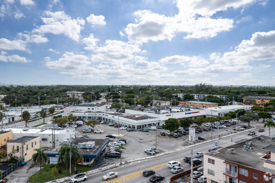 More Photos Of 400-488 NE 125th St, North Miami General Retail For Lease