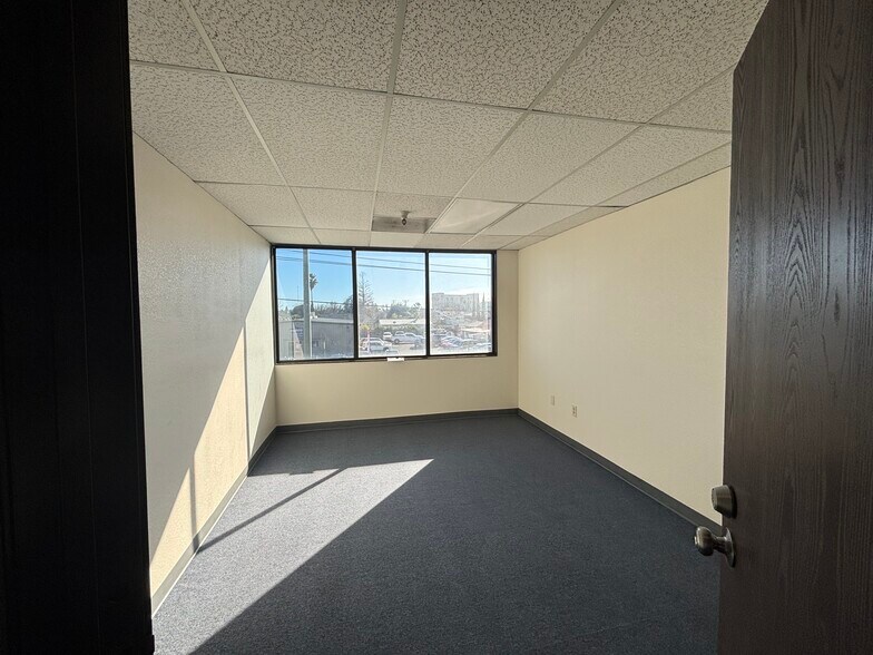 More Photos Of 1501 El Camino Ave, Sacramento Medical For Lease