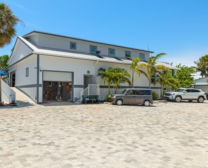 More Photos Of , Sanibel General Retail For Sale