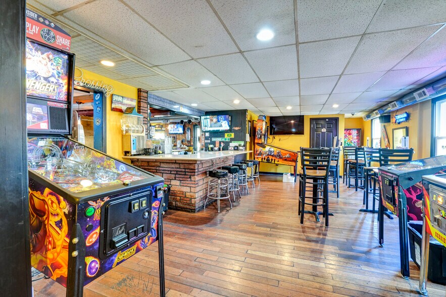 More Photos Of 36 Railroad St, Linfield Restaurant For Sale