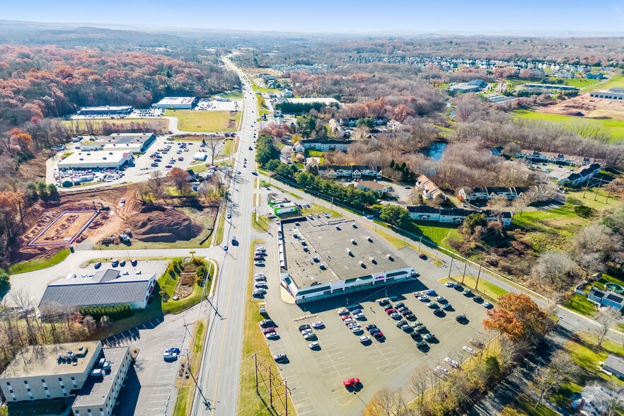 More Photos Of 425 Talcottville Rd, Vernon Freestanding For Lease