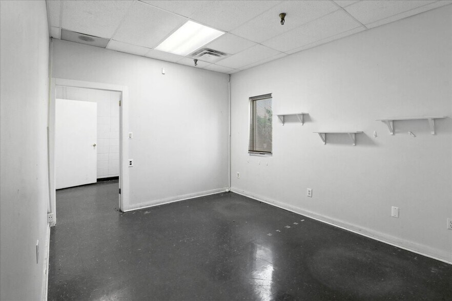 More Photos Of 148 Beverly Rancocas Rd, Willingboro Warehouse For Sale