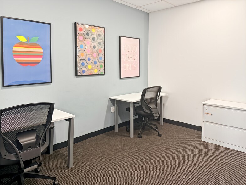 More Photos Of 4402 Skyline Dr, Burnaby Coworking Space