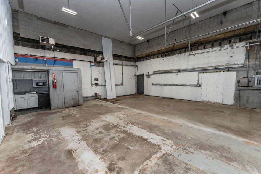 More Photos Of 4040 Saltsburg Rd, Murrysville Auto Repair For Sale