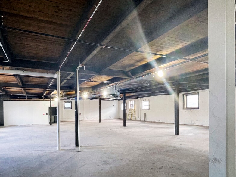 More Photos Of 211 26th St, Pittsburgh Light Manufacturing For Lease