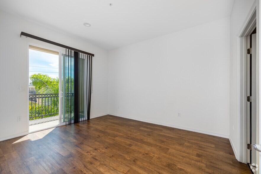 More Photos Of 14105 Chadron Ave, Hawthorne Apartments For Lease