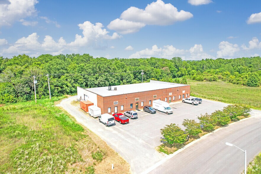 More Photos Of 1221 Technology Dr, Indian Trail Light Distribution For Lease